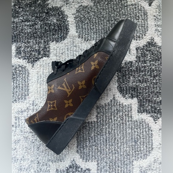 Louis Vuitton Sneakers - Picture 7 of 9